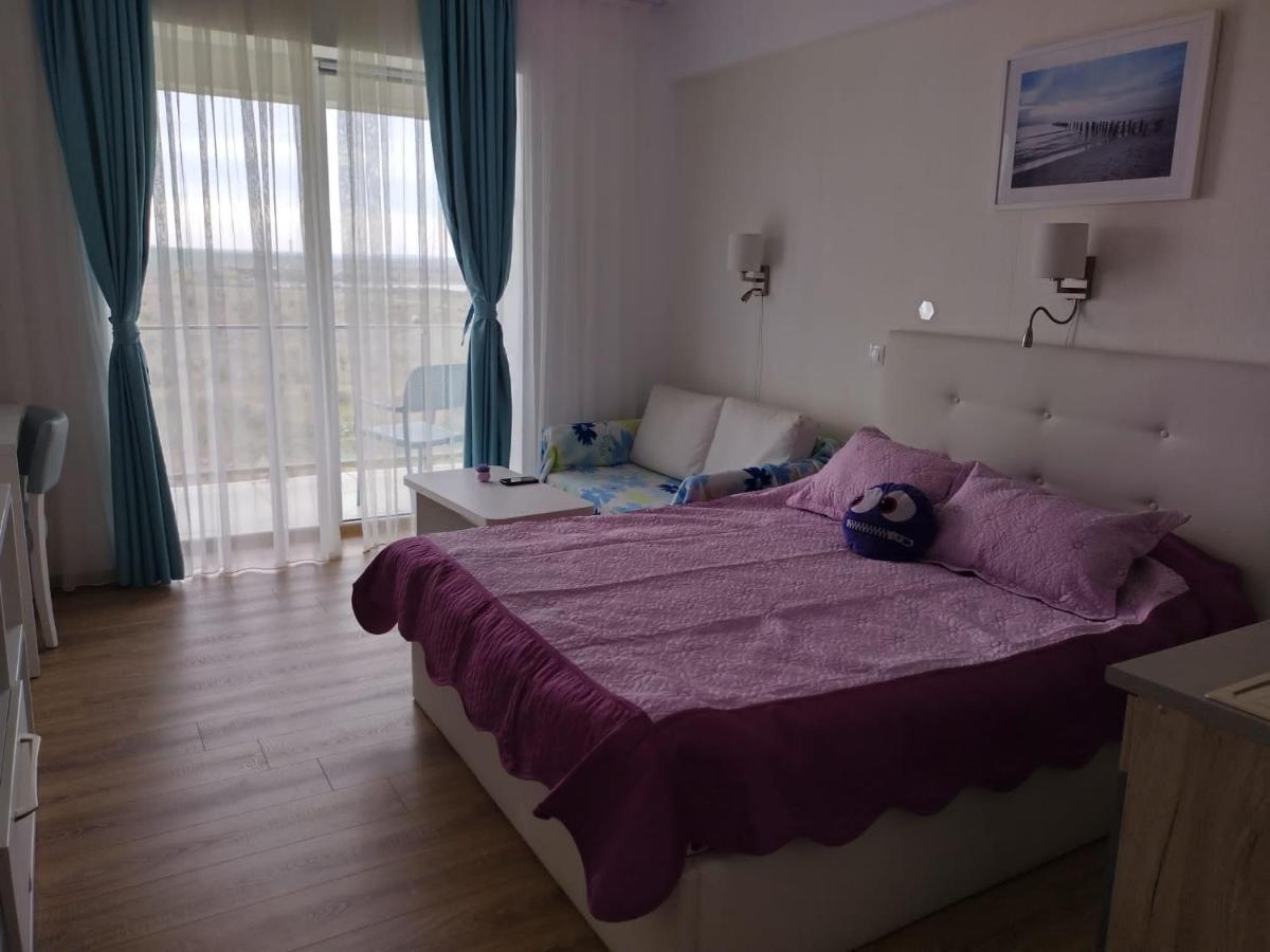 Blaxy Resort Stefi Cu Acces La Piscine Gratuit Douazeci si Trei August Exterior photo